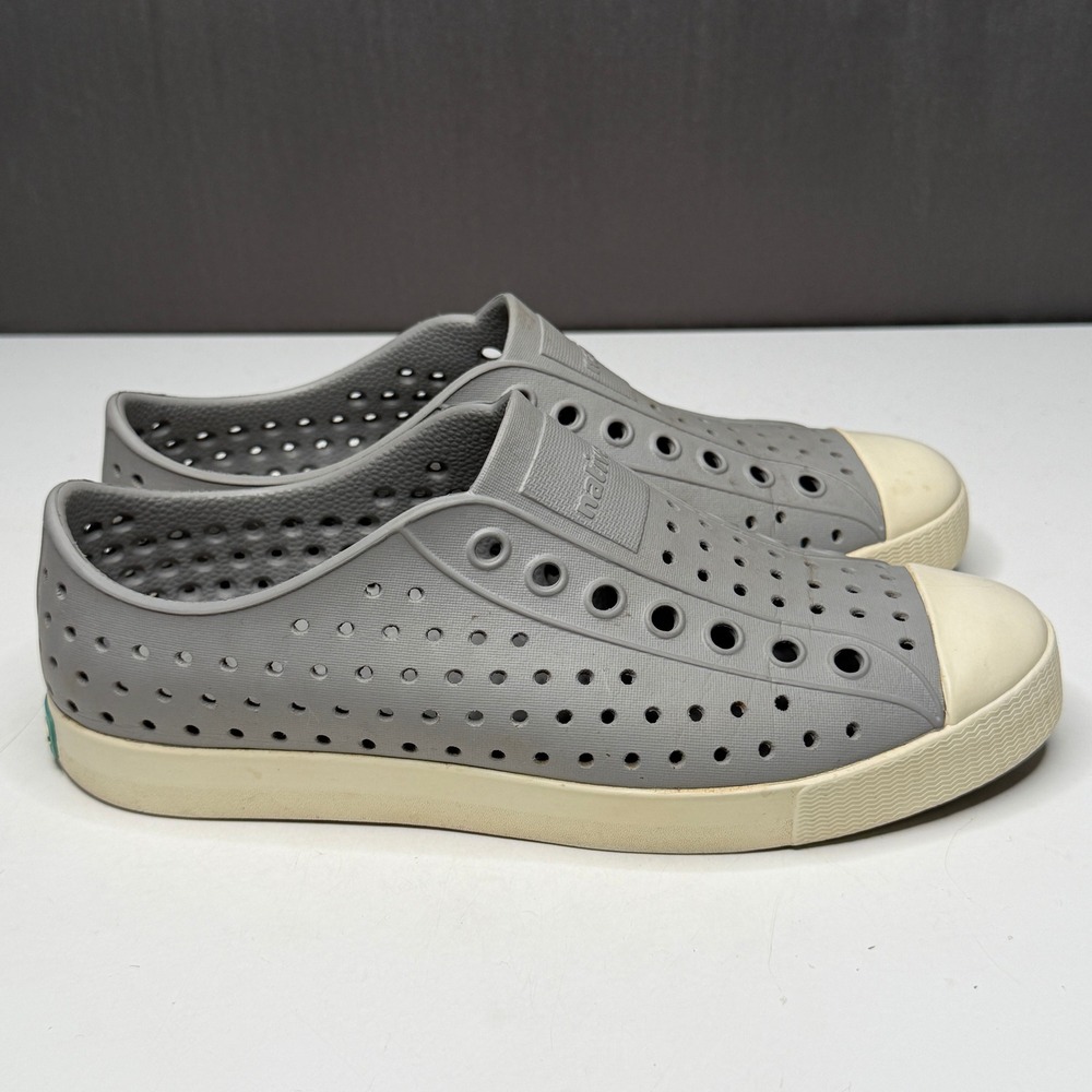 Native Jefferson Shoes M6/W8 Gray Perforated EVA Athleisure Vegan Water Shoes